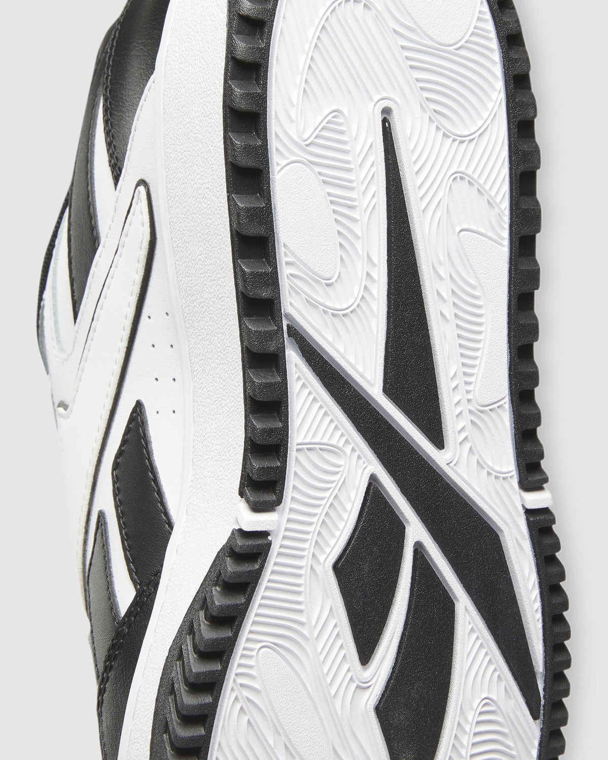 ATR CHILL SNEAKERS
