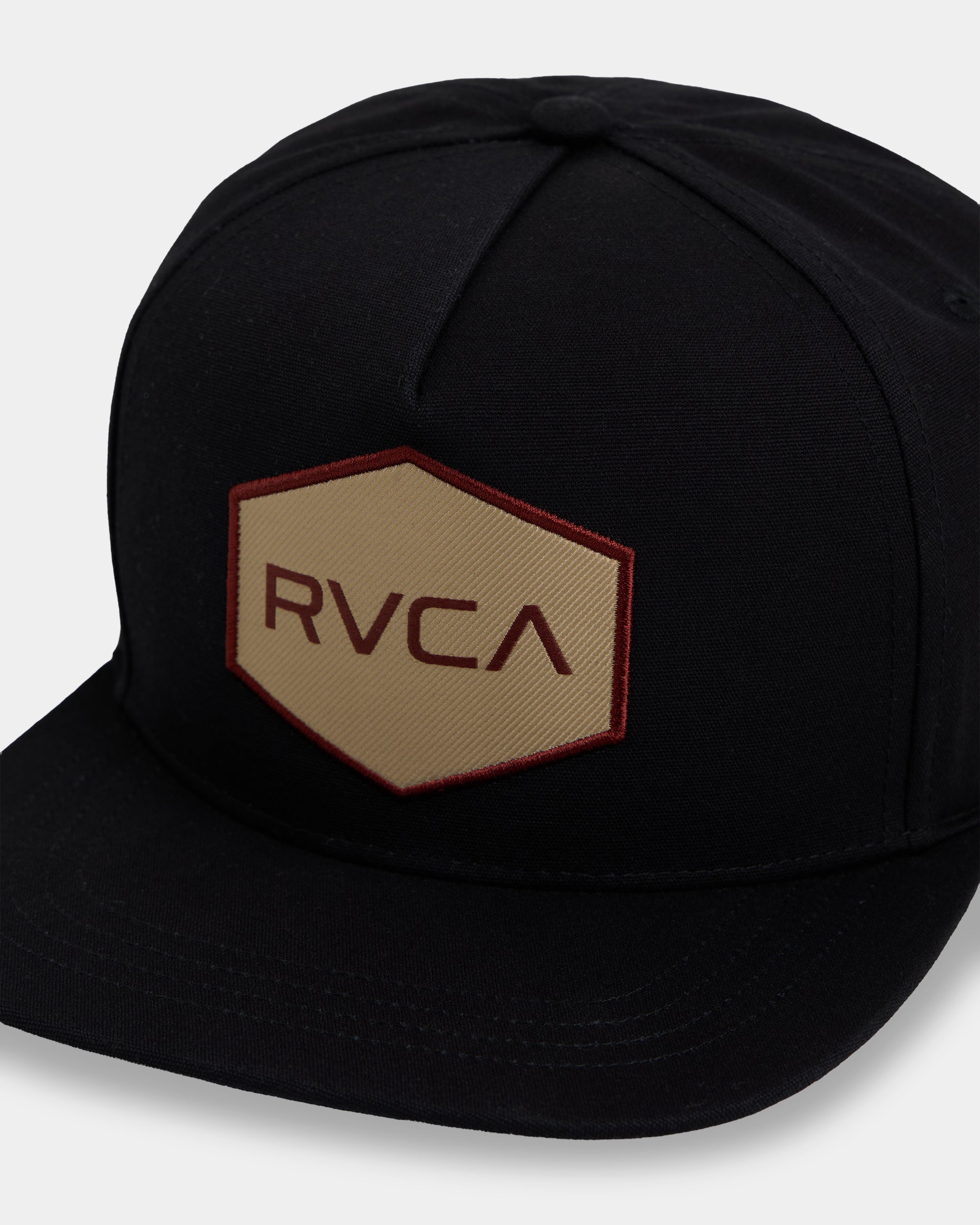 23d553510_rvca_blk_dtl1