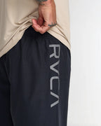 23ms101605_rvca_blk_dtl1