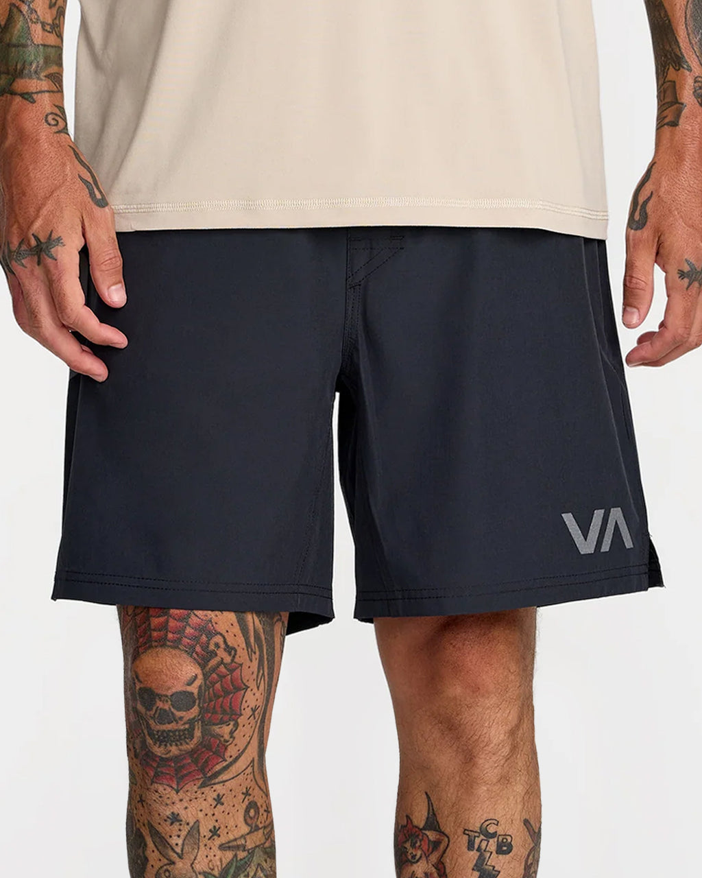 23ms101605_rvca_blk_frt6