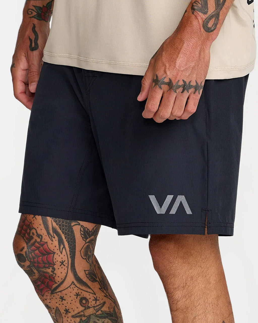 23ms101605_rvca_blk_sd6
