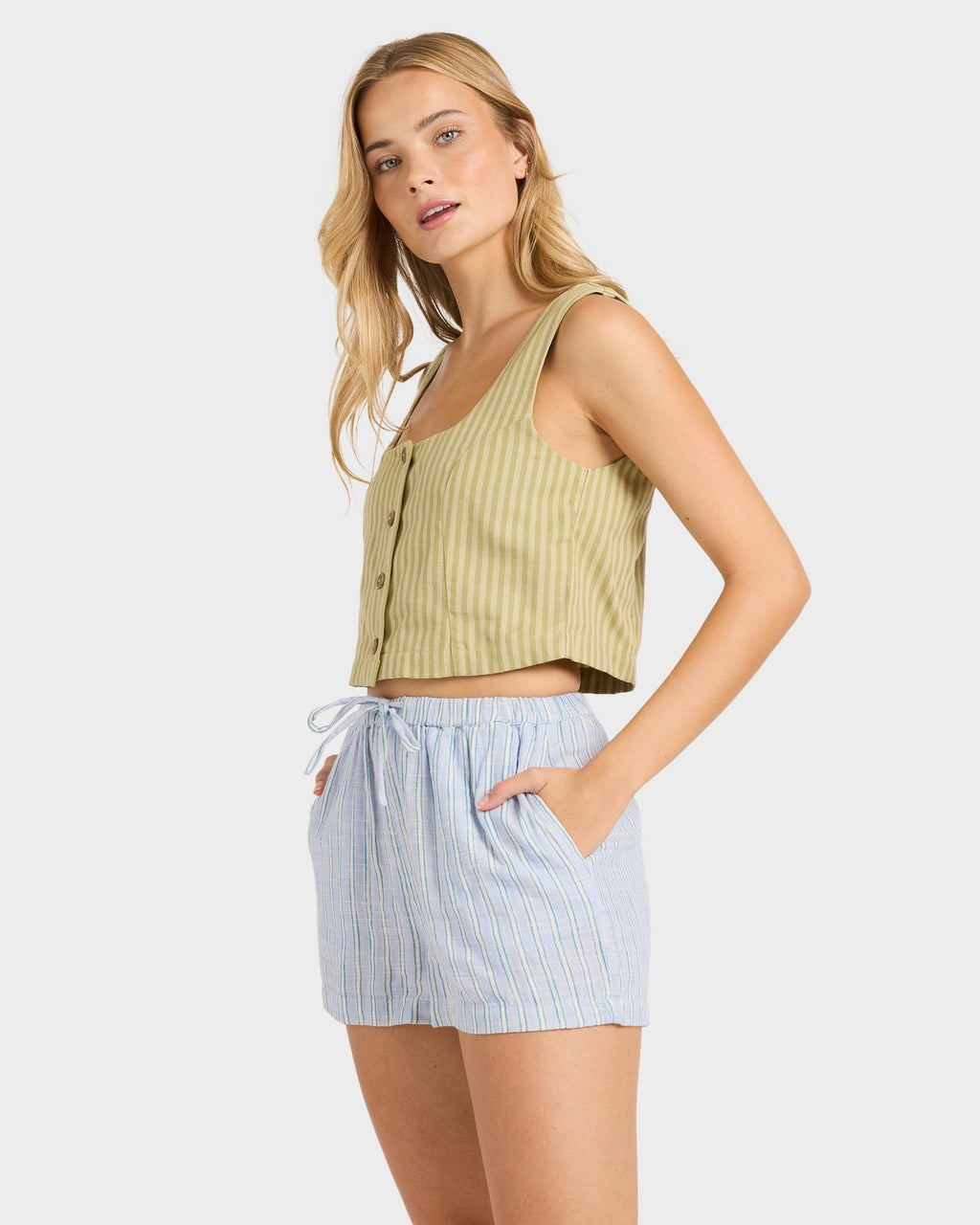 Womens Wanderer Elastic Waist Shorts