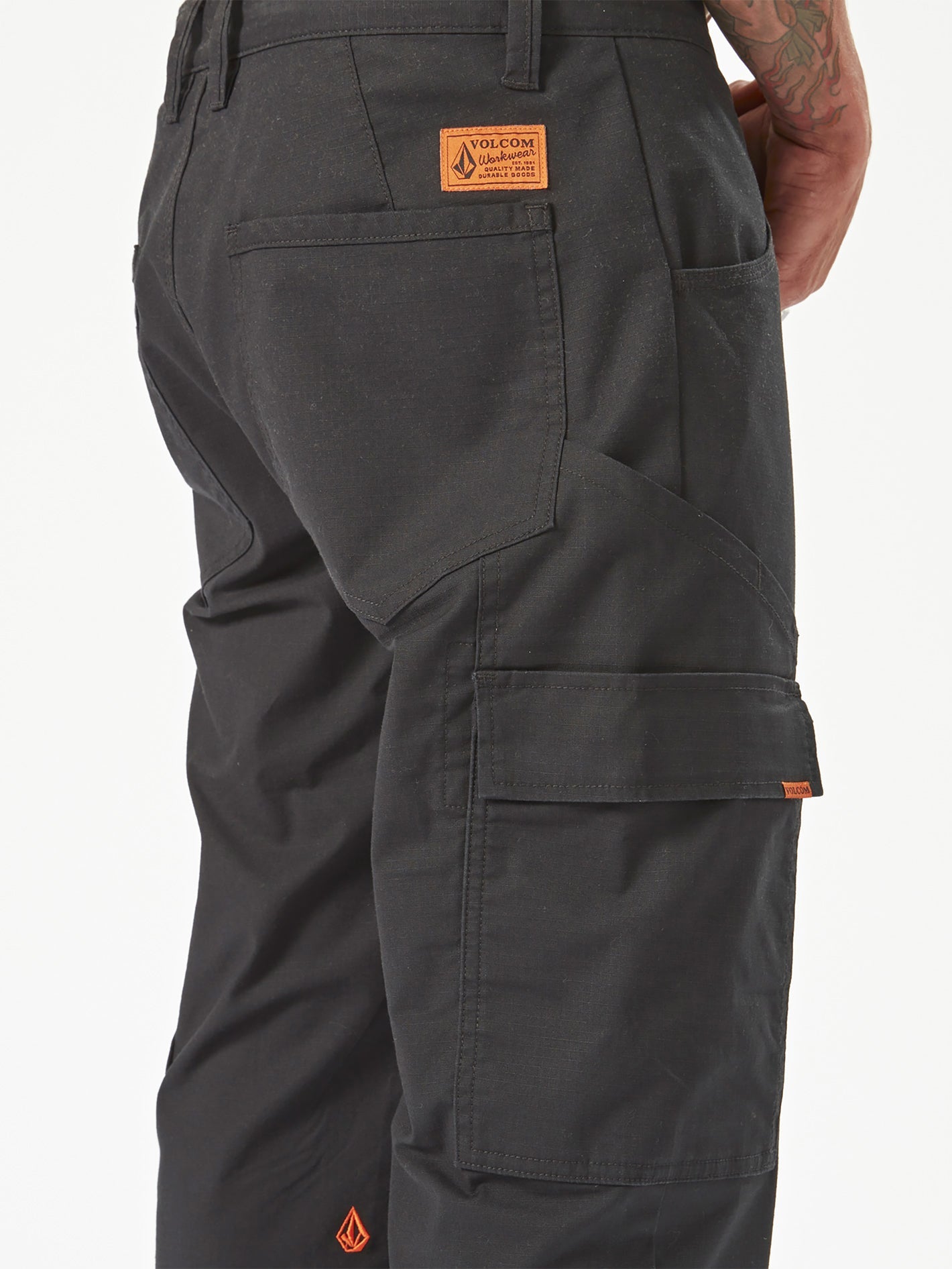 A1102300-BLK