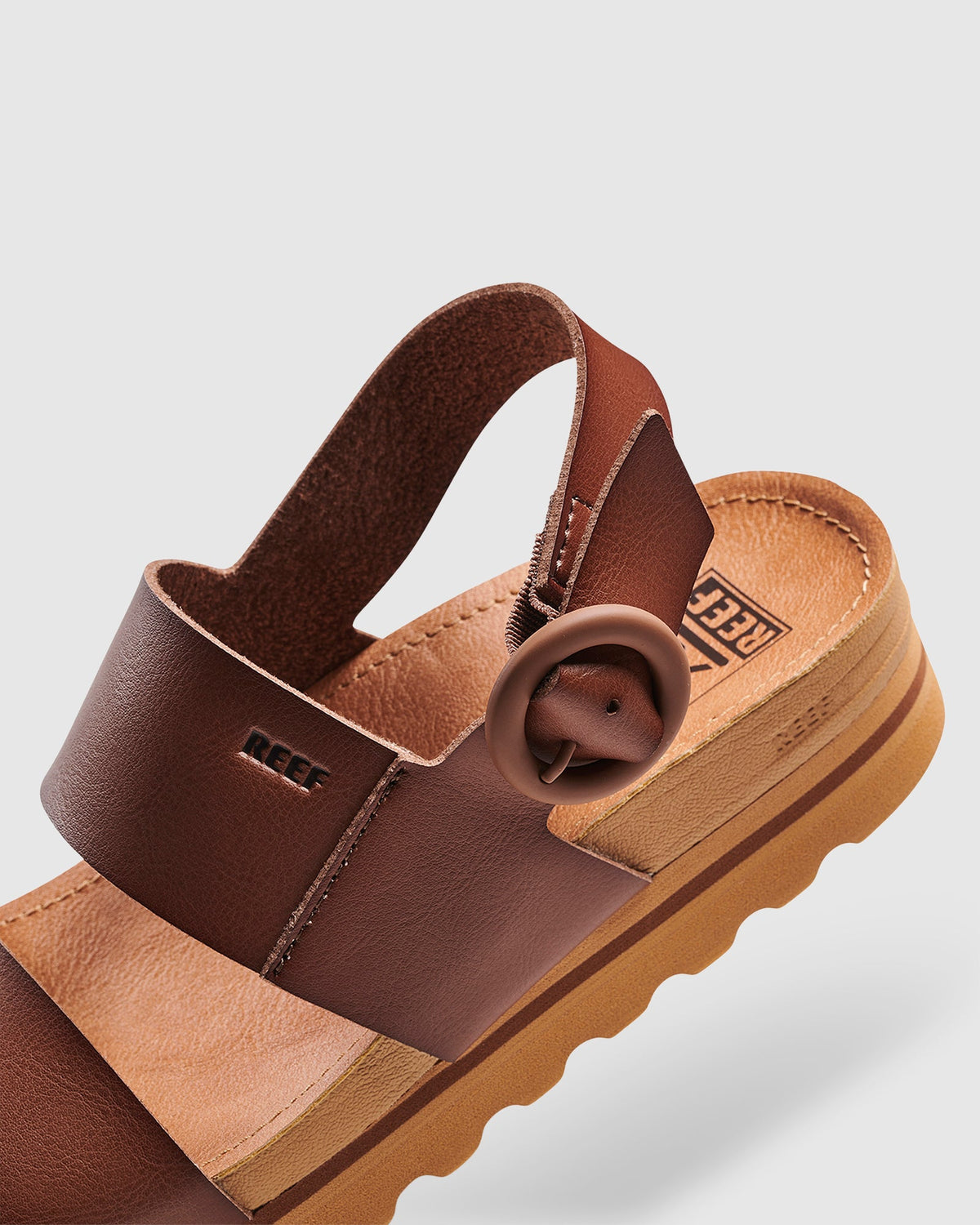 WOMENS CUSHION VISTA HI BUCKLE SANDALS