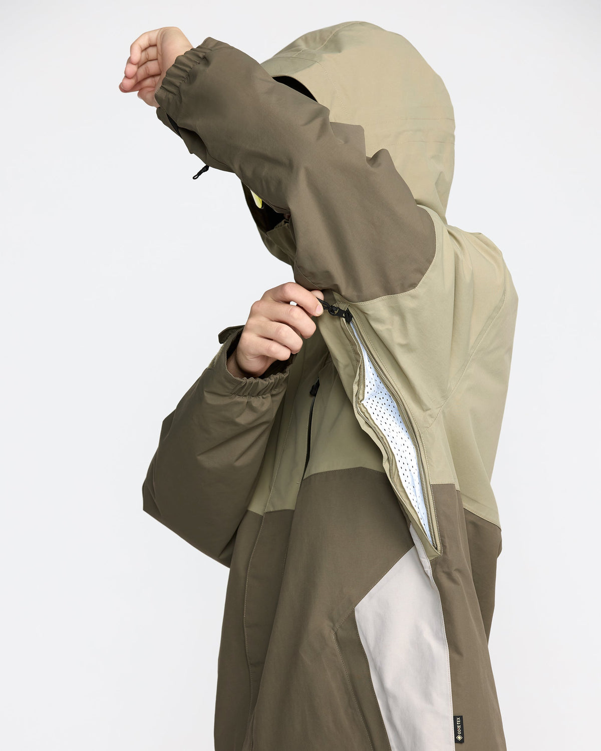 Mens L Gore-Tex Snow Jacket