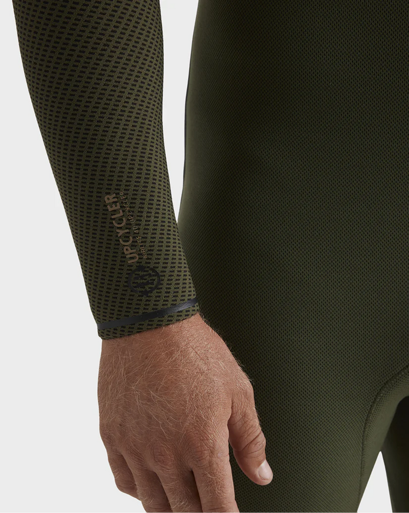 GRAPHENE-LINED WARMTH