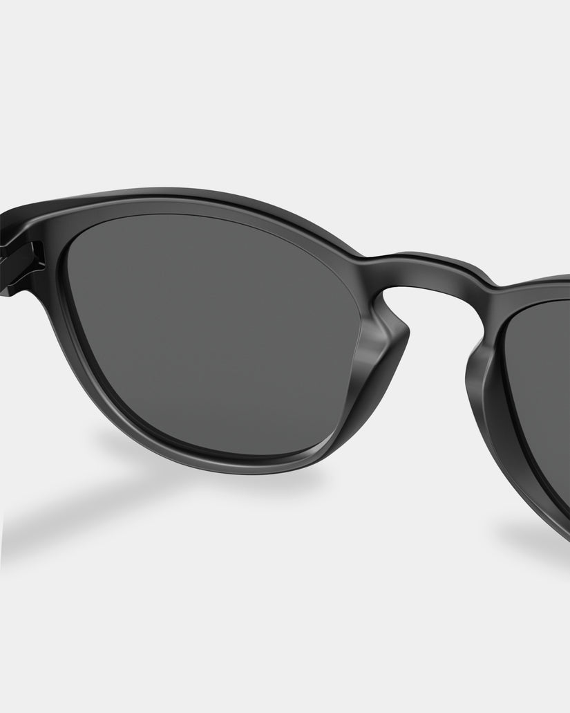 Latch Matte Black Prizm Round Sunglasses