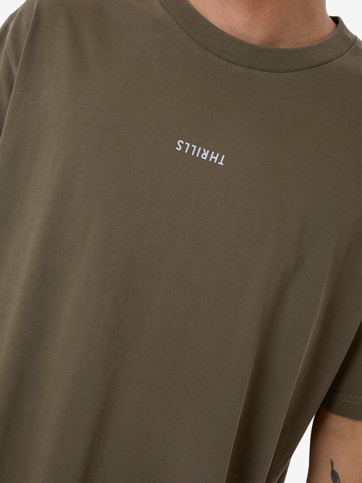 MENS MINIMAL THRILLS MERCH FIT T-SHIRT