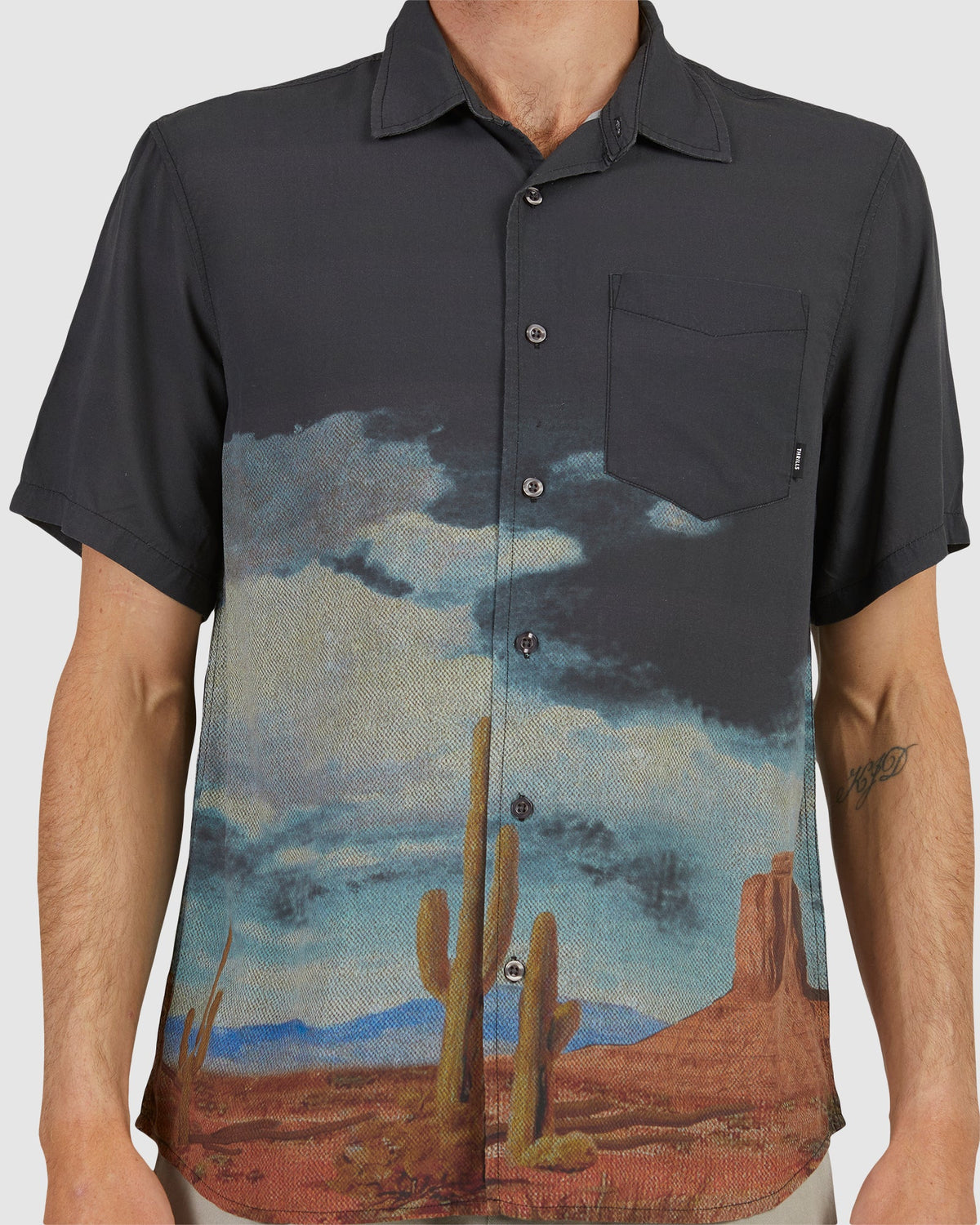 MENS MONUMENSTAL THRILLS SHORT SLEEVE SHIRT