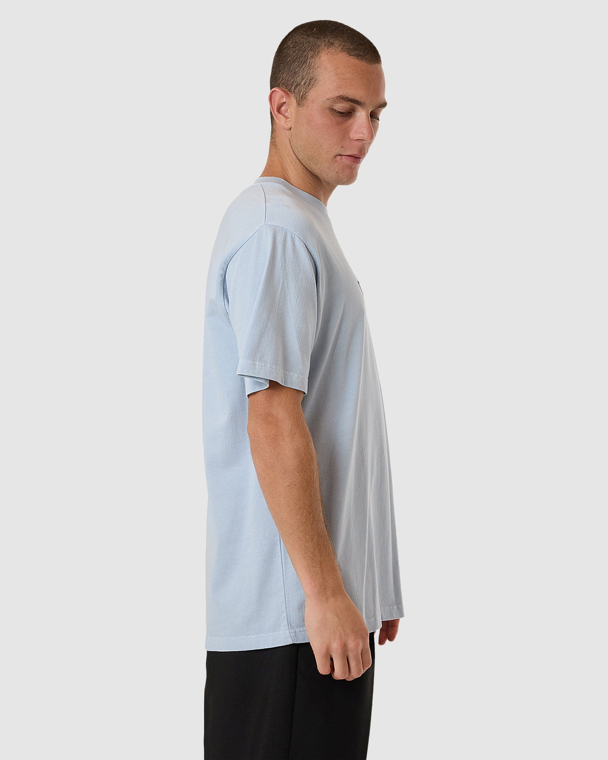 MENS TWO SIDES MERCH FIT T-SHIRT