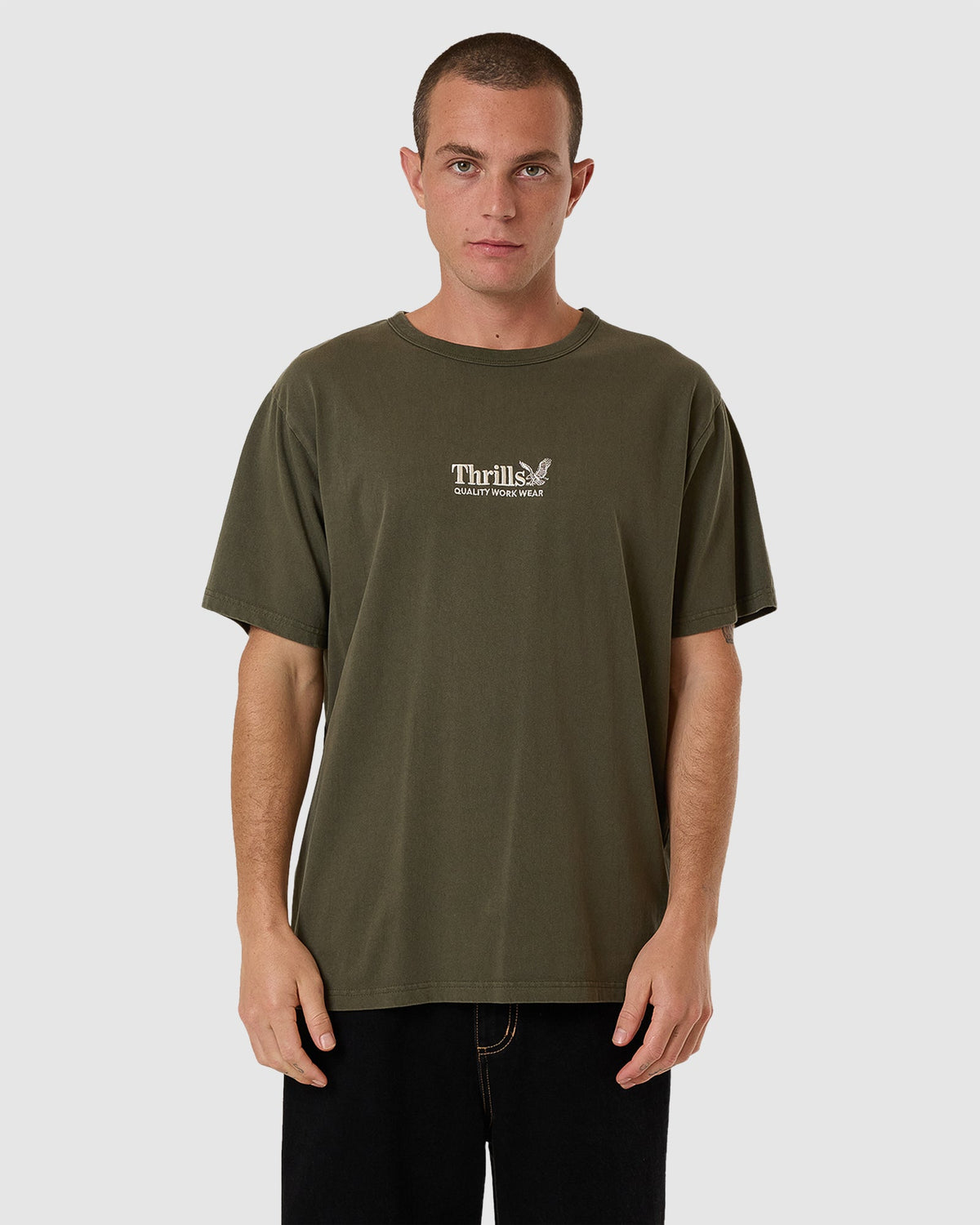 MENS THRILLS WORKWEAR EMBRO MERCH FIT T-SHIRT