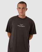 MENS EMBLEM MERCH FIT T-SHIRT