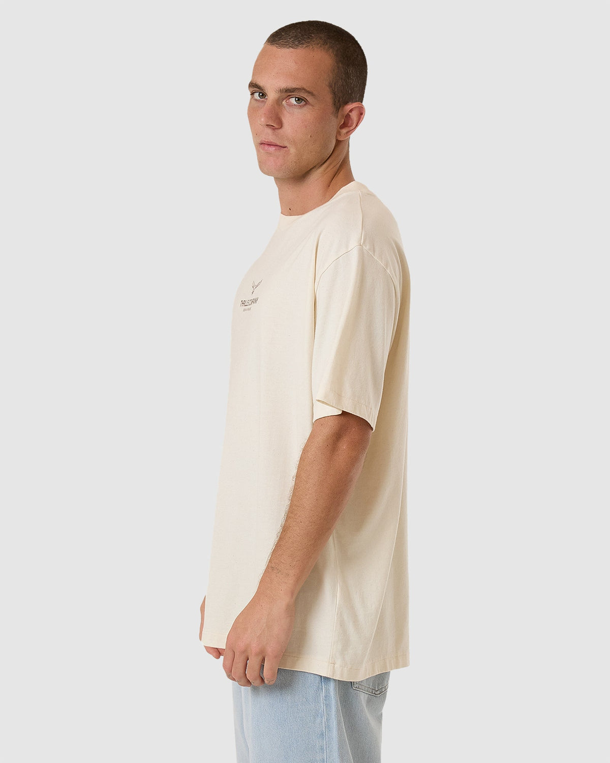 MENS EMBLEM MERCH FIT T-SHIRT