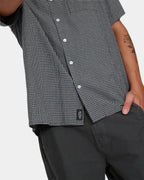 SPLIT DECISION SHORT SLEEVE CHECK S P62