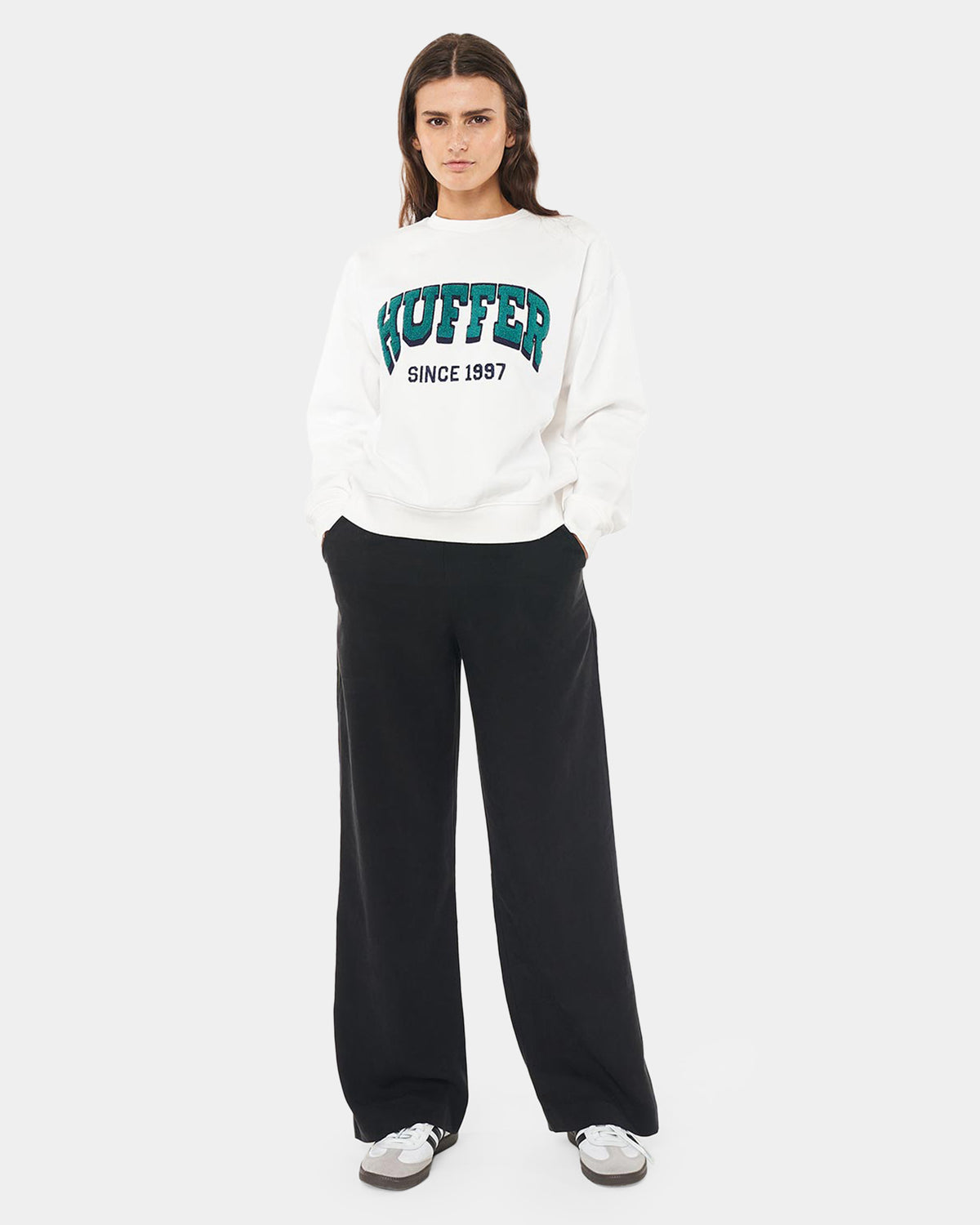 WOMENS RELAXED CREW NECK