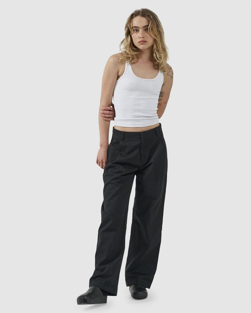 WOMENS RISE PLEATED PANTS