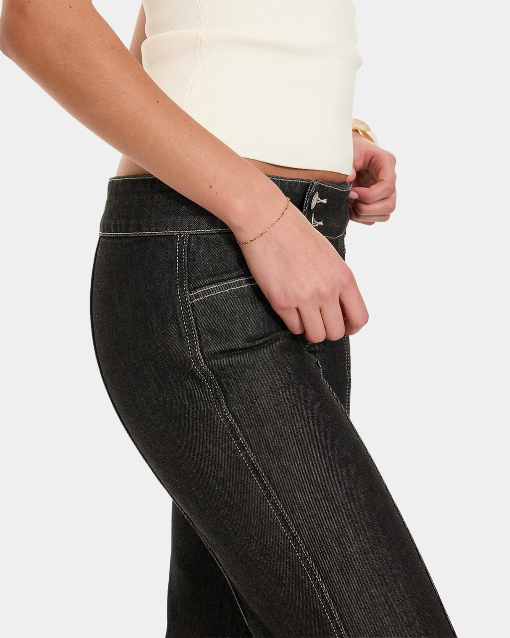 SUKI LOW RISE FLARE JEAN RABK