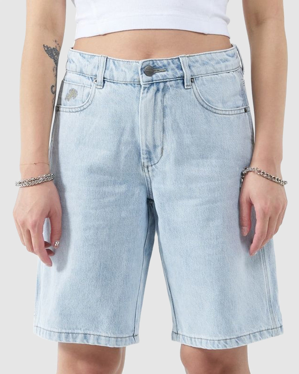 WOMENS WORSHIP CARPENTER SHORTS