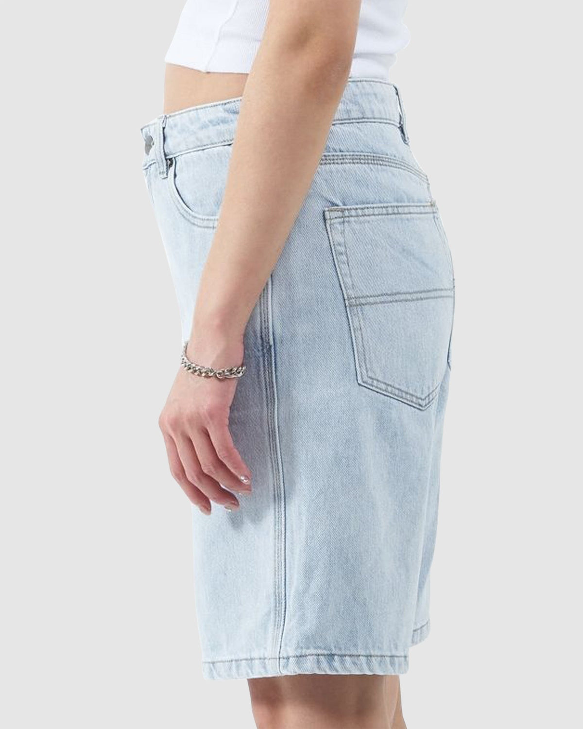 WOMENS WORSHIP CARPENTER SHORTS