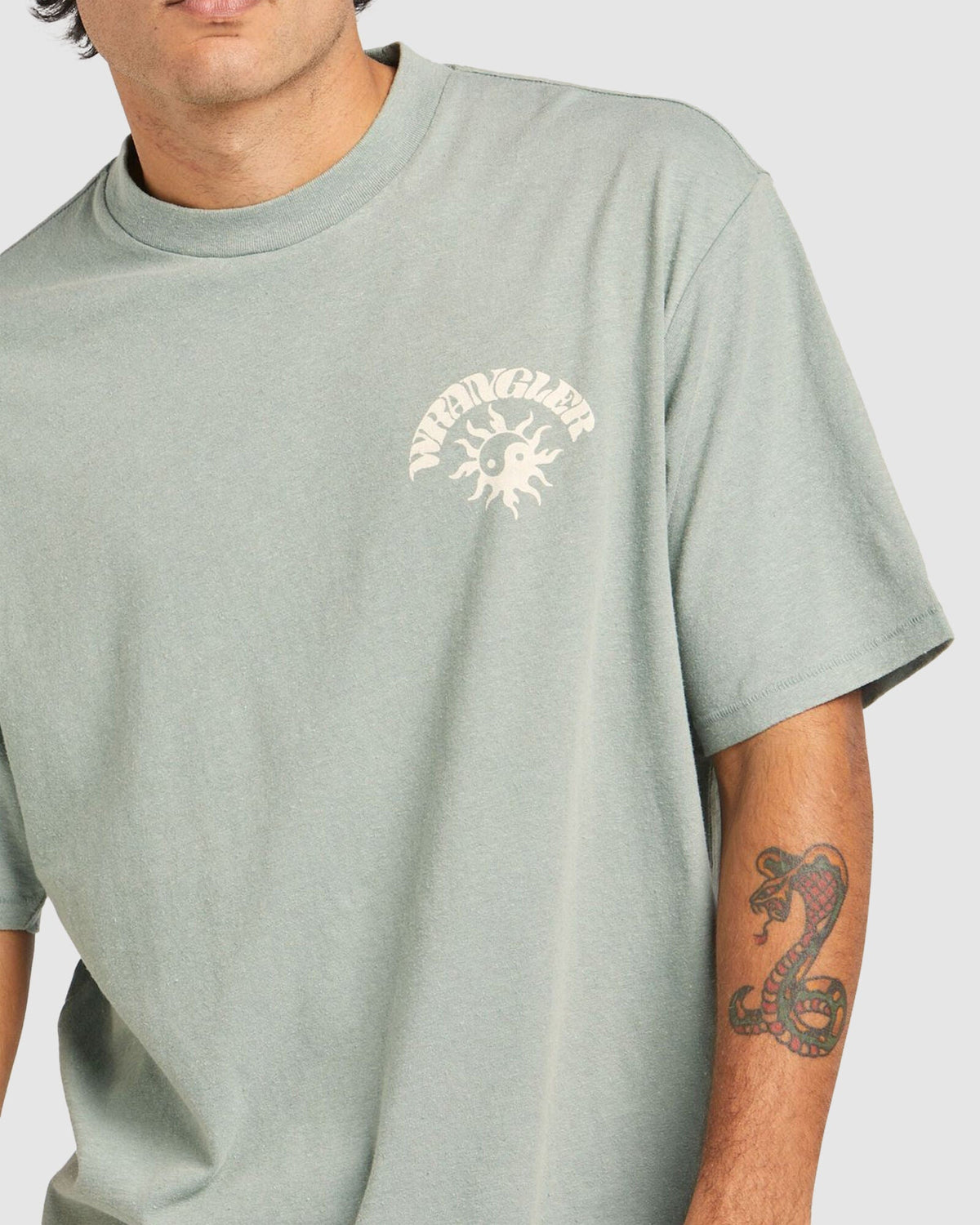 MENS SUN YIN SLACKER WASHED T-SHIRT