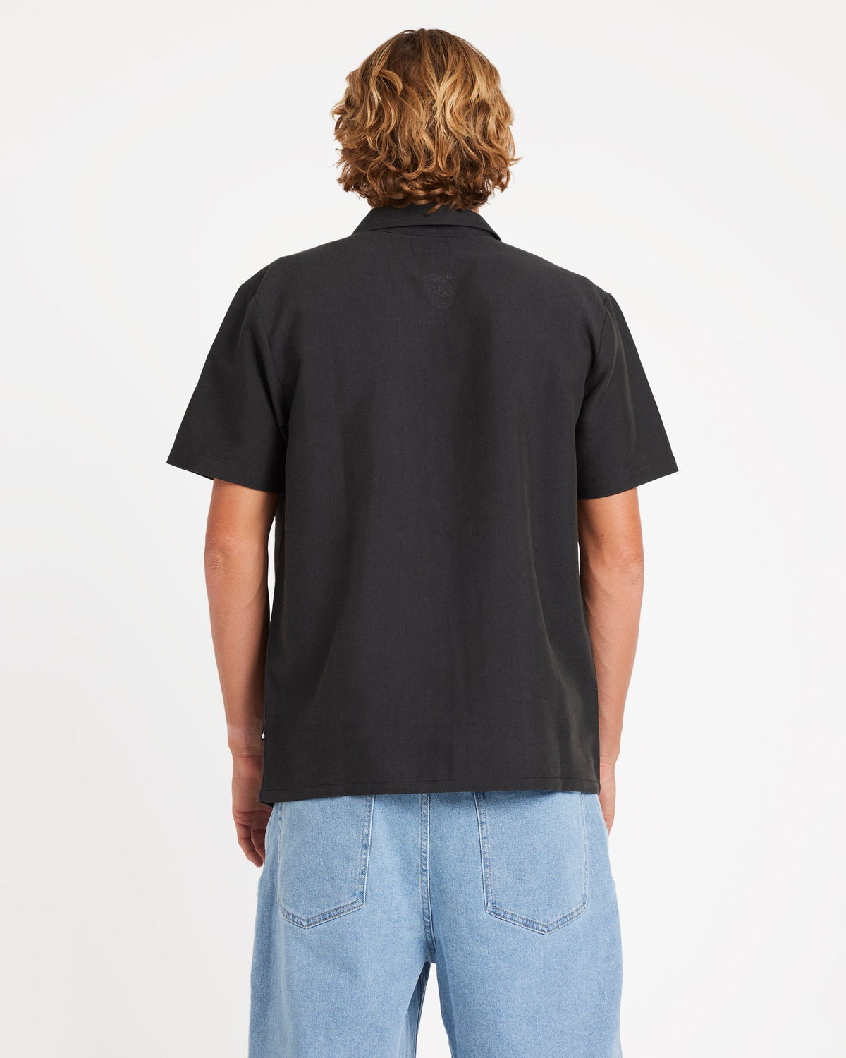 Mens Featured Artist Ozzy Woven Short Sleeve Shirt