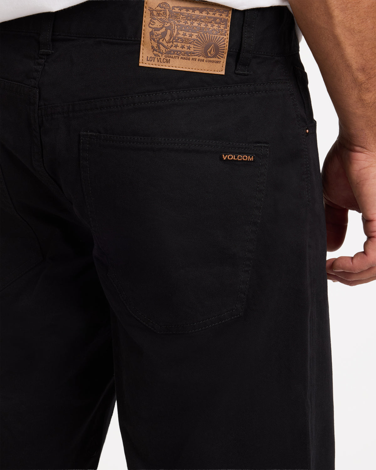 a0932401_volcom_blk_dtl1