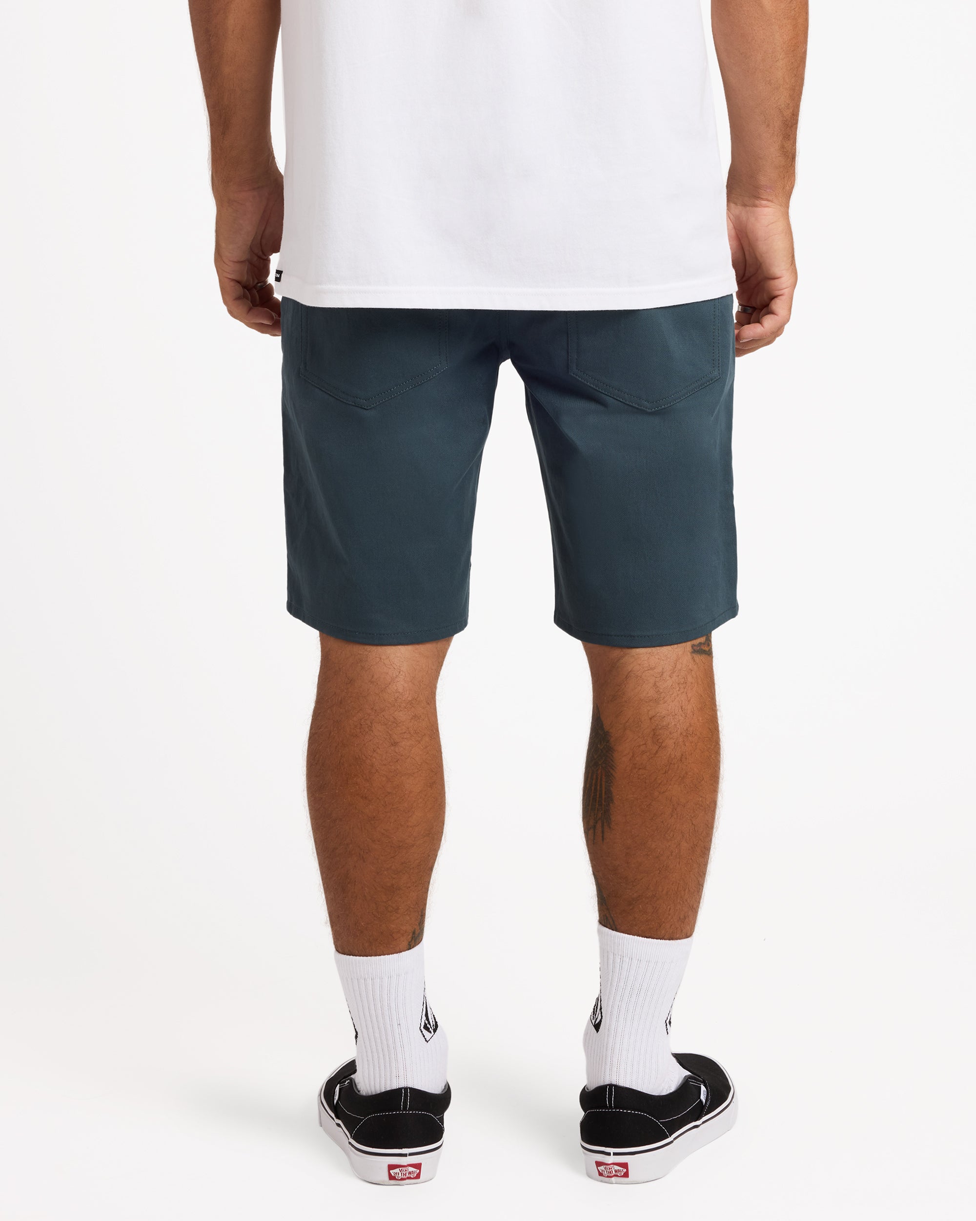 a0932401_volcom_dst_bck1