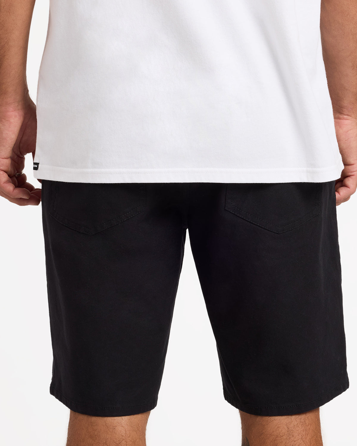 a0932402_volcom_blk_bck6