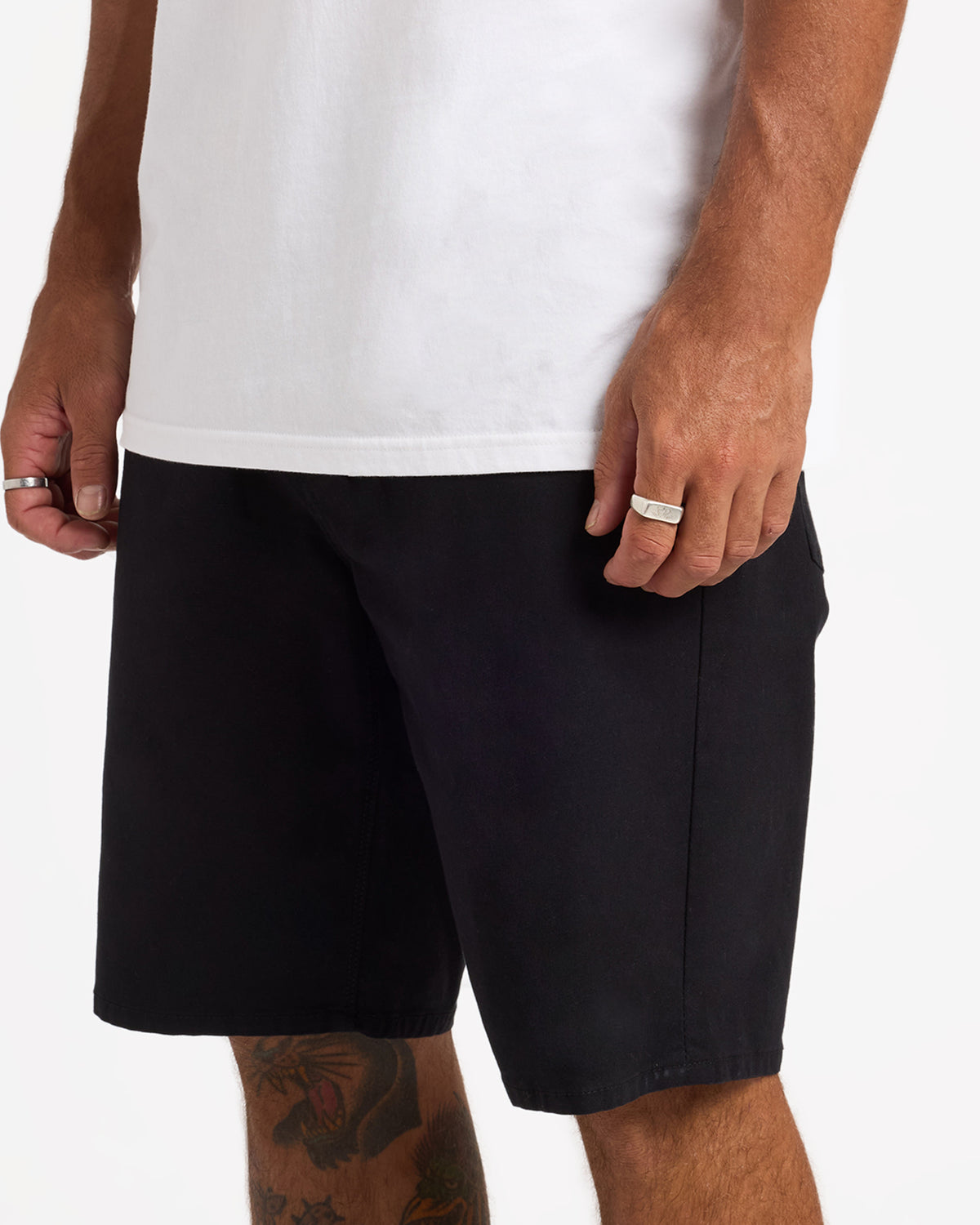 a0932402_volcom_blk_sd6