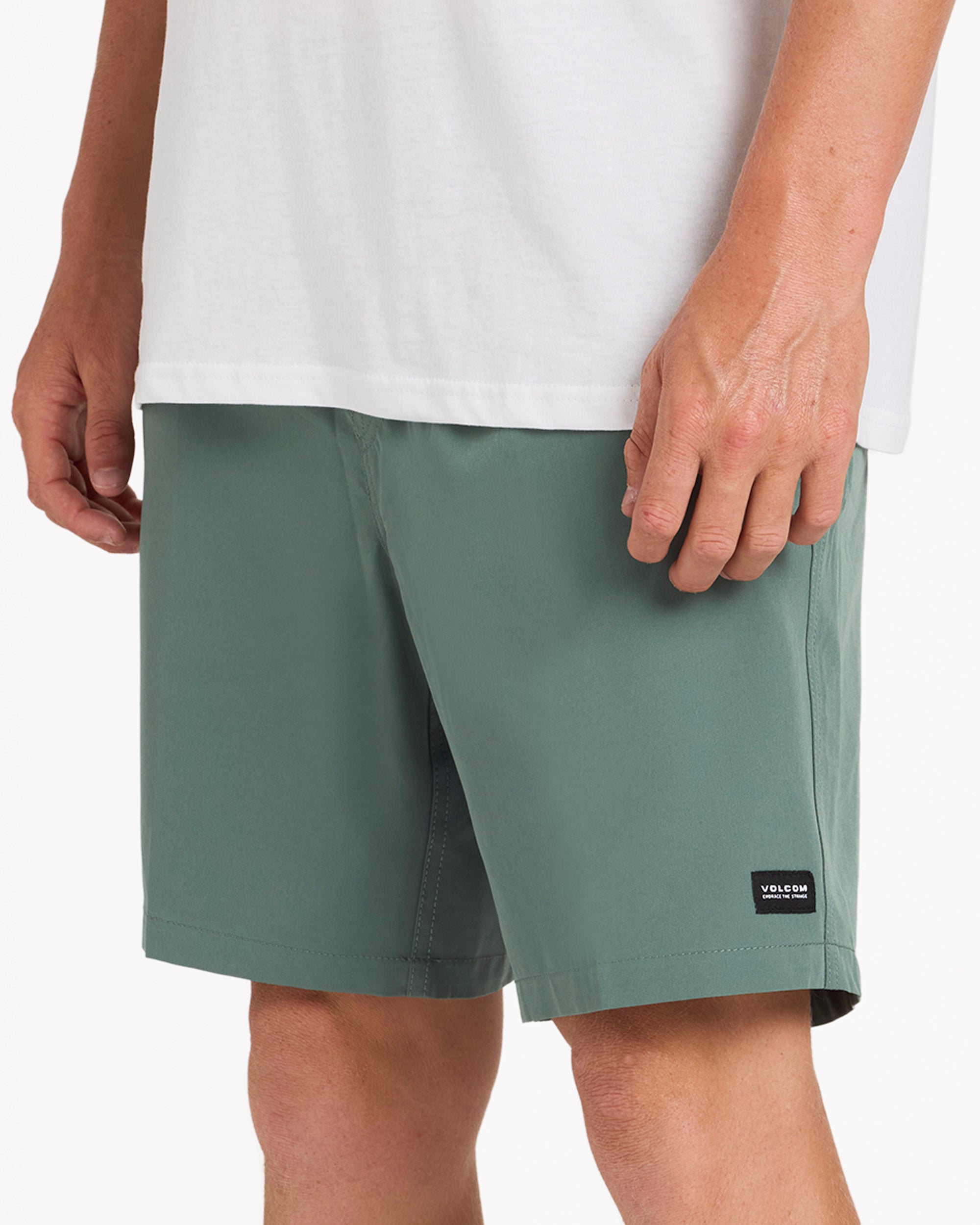 a1002201_volcom_dkf_sd6