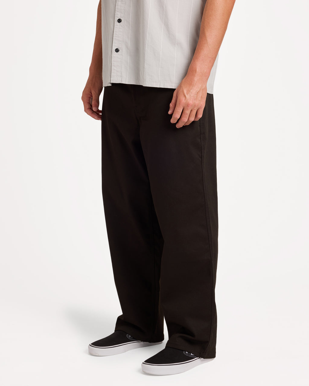a1112615_volcom_blk_sd1