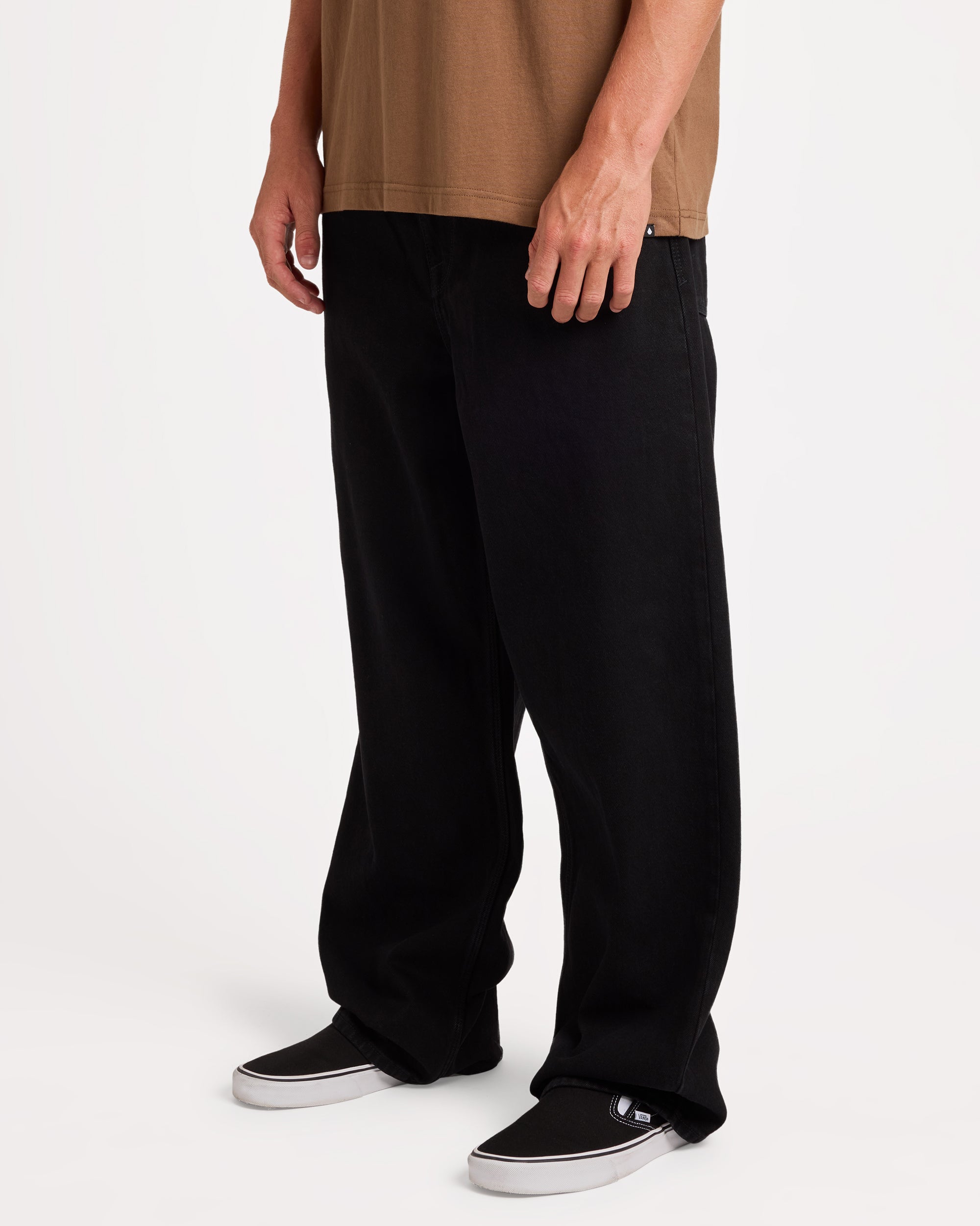 a1912612_volcom_blk_sd1