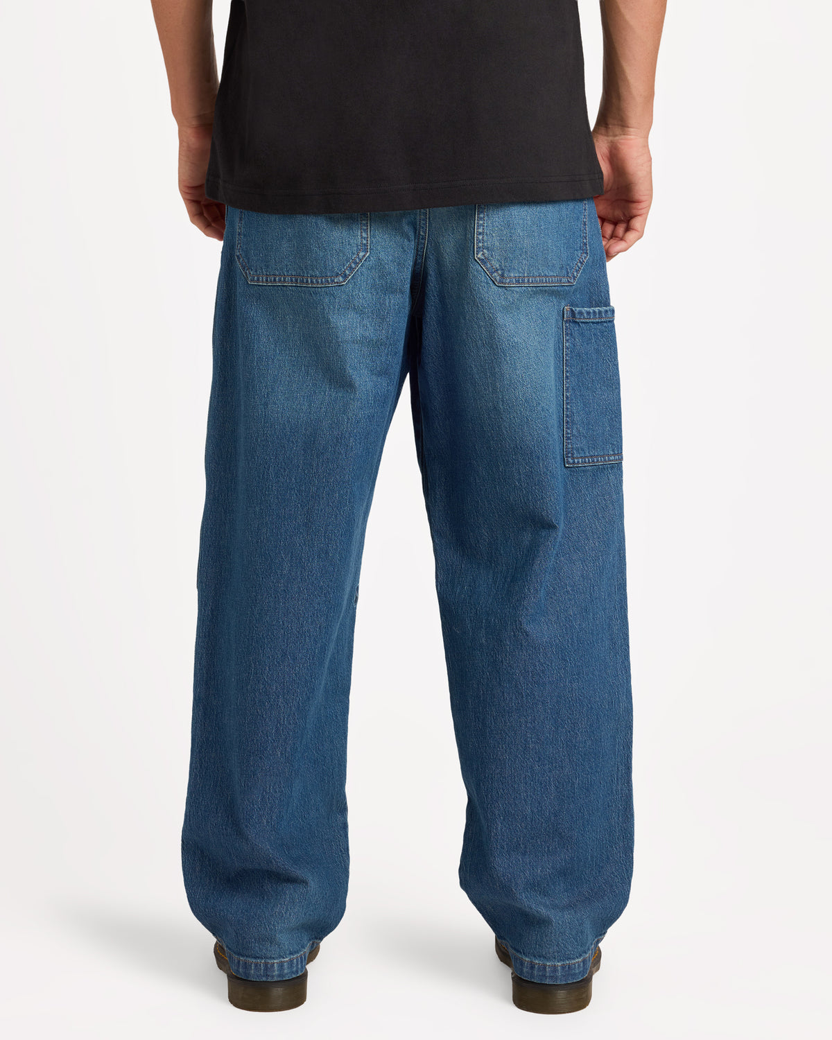 a1912613_volcom_pkb_bck1