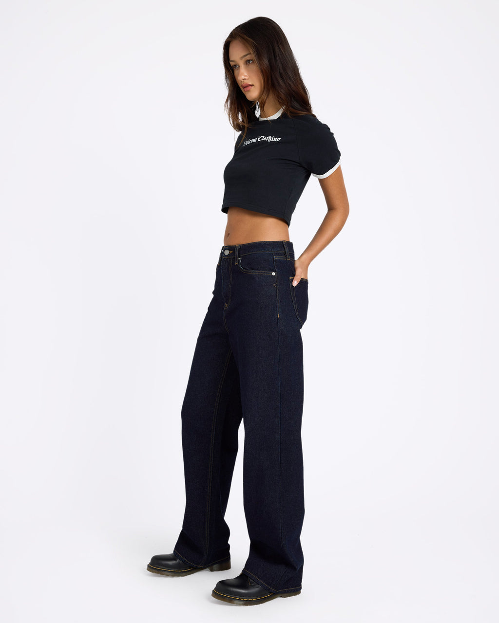 b1912608_volcom_raw_sd1