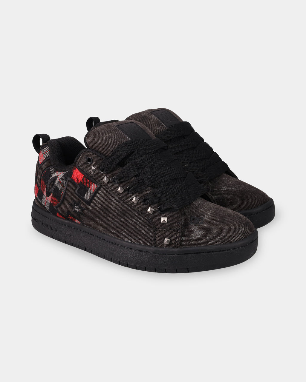dc01665_dcshoes_006_frt1