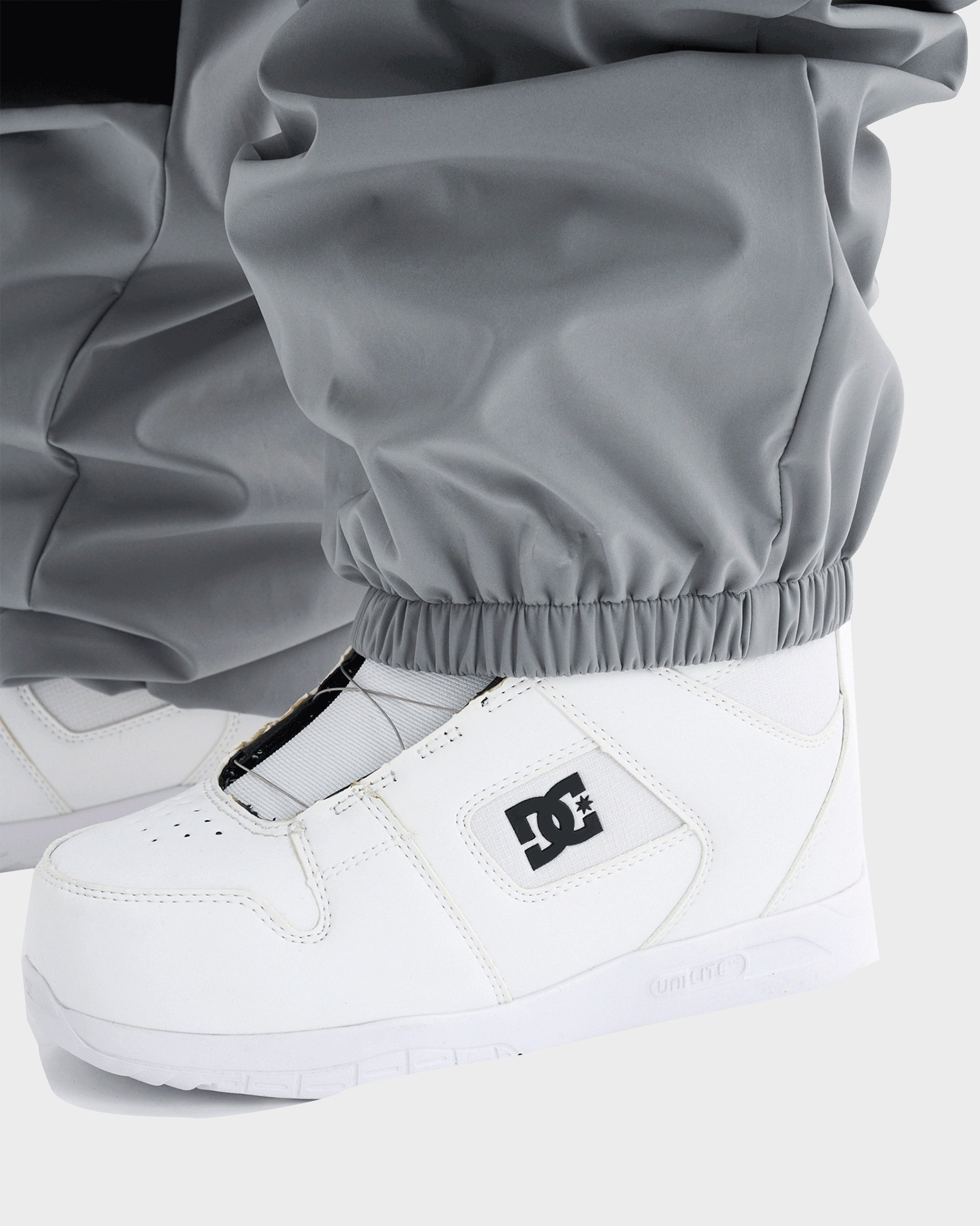 Mens 24 DC Snow Cargo Pants