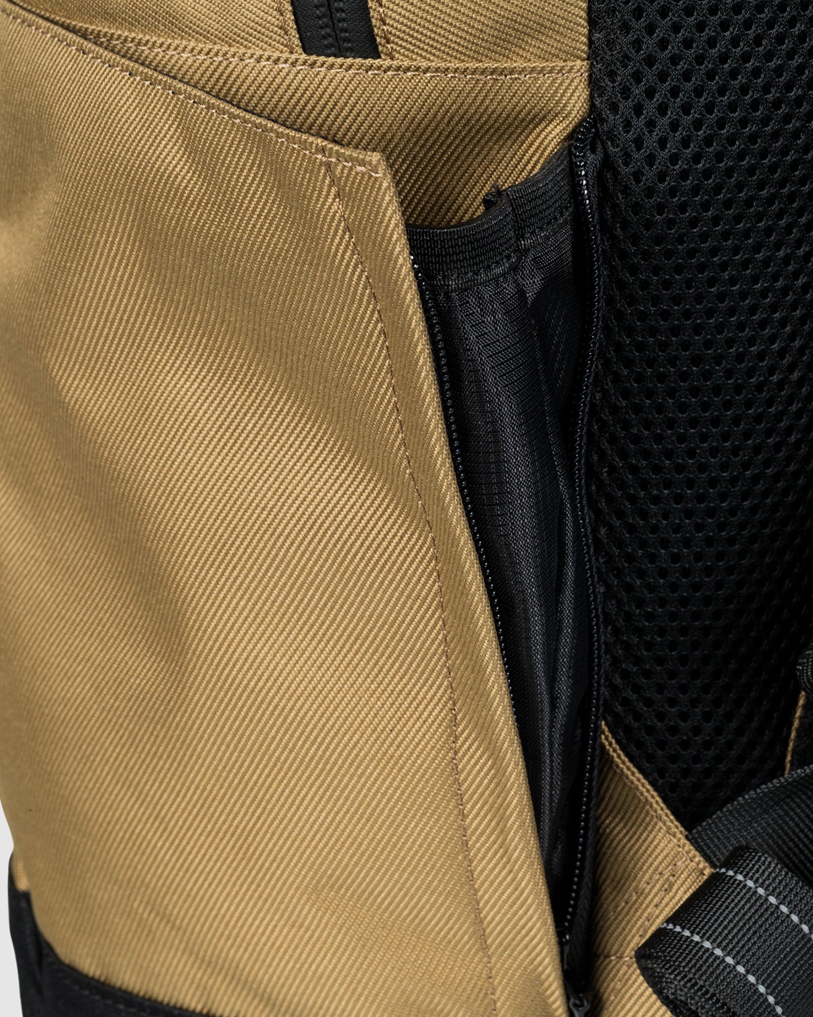 Mens Infinity Action 20L Bacpack