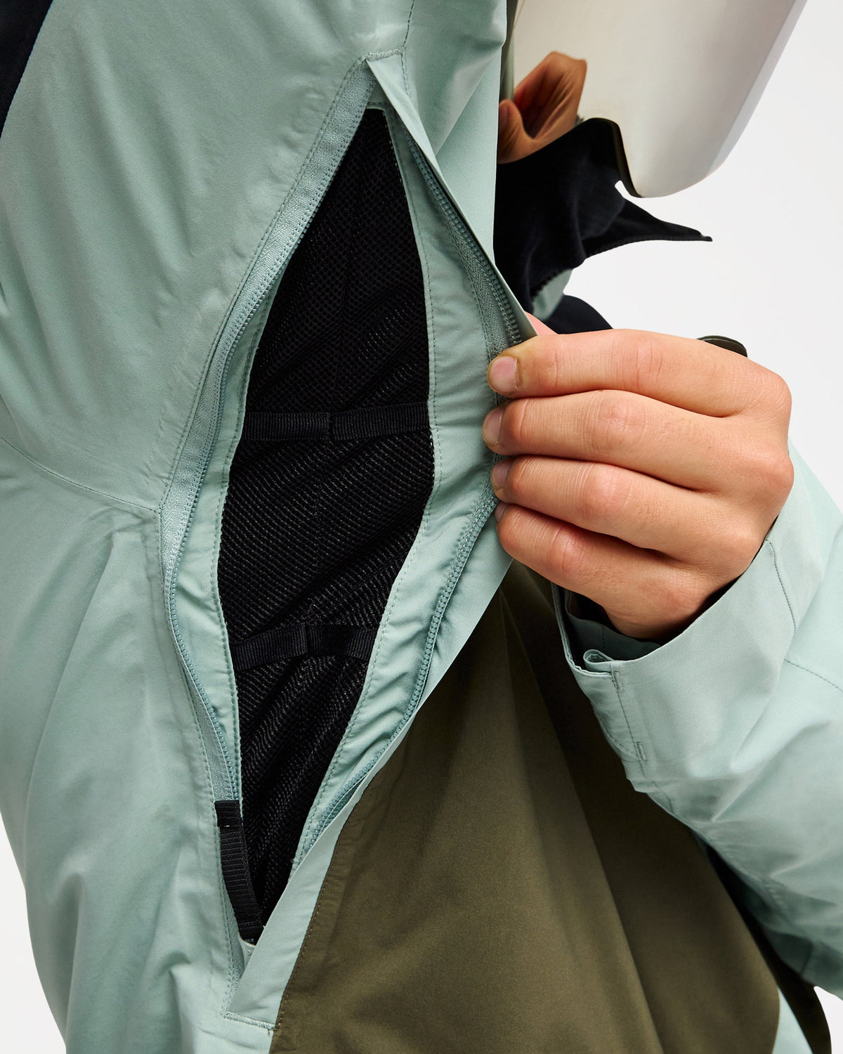 eqytj03549_quiksilver_ghg0_dtl5