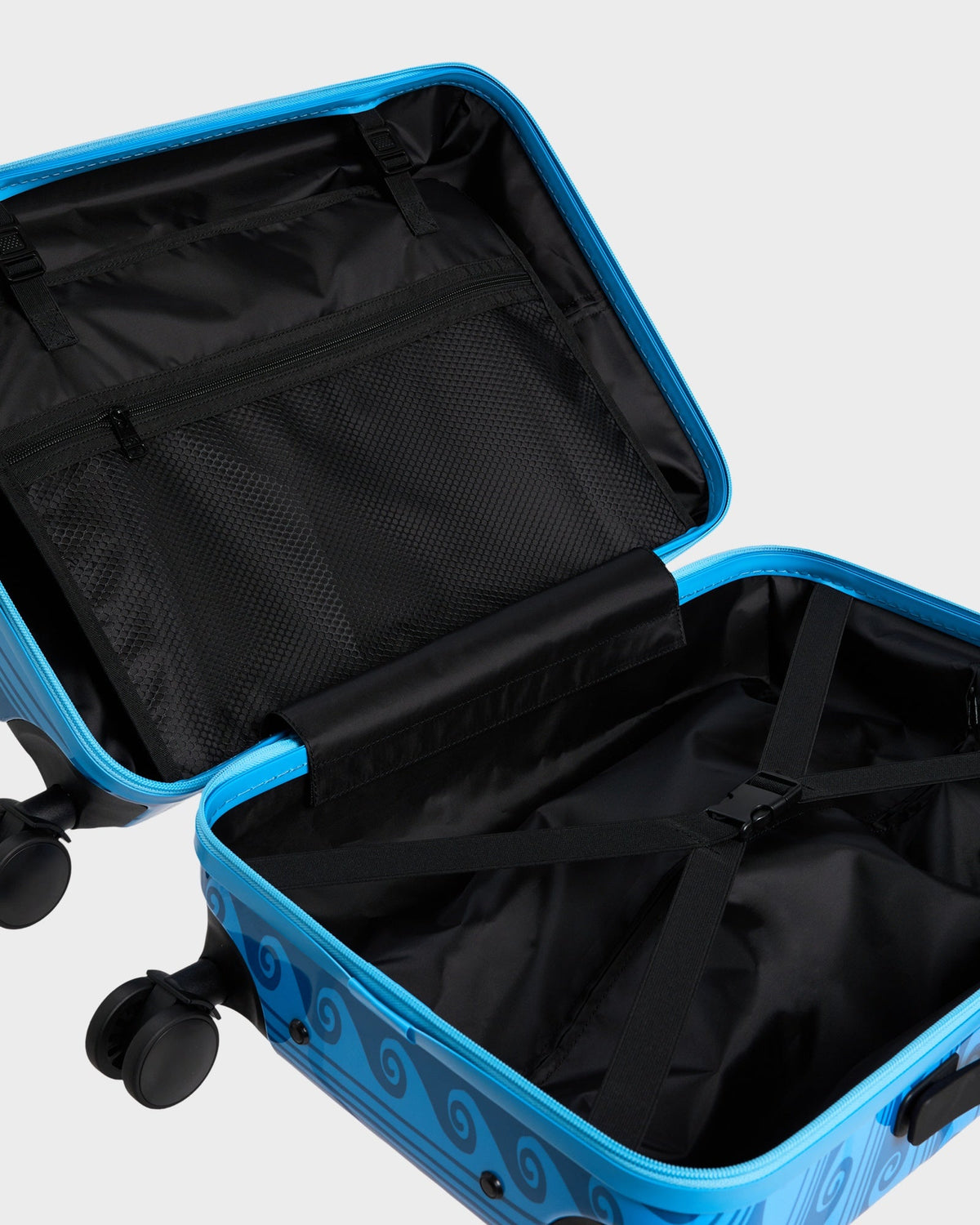 Womens Like A Seashell 39L Roller Suitcase