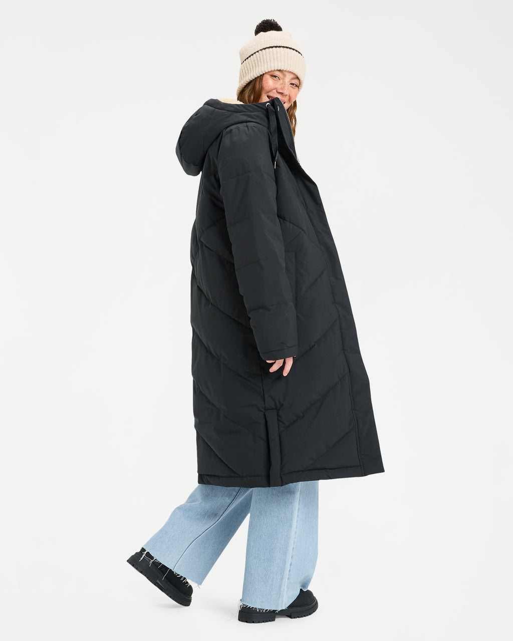 erjjk03653_roxy_kvj0_bck9