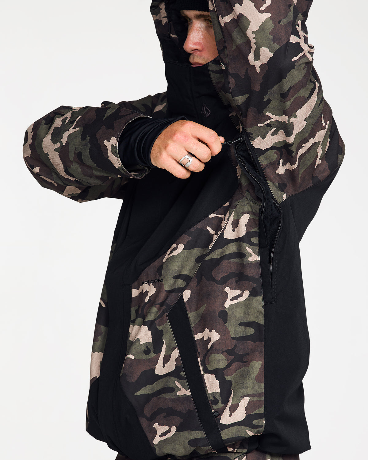 g0652656_volcom_cmo_dtl1