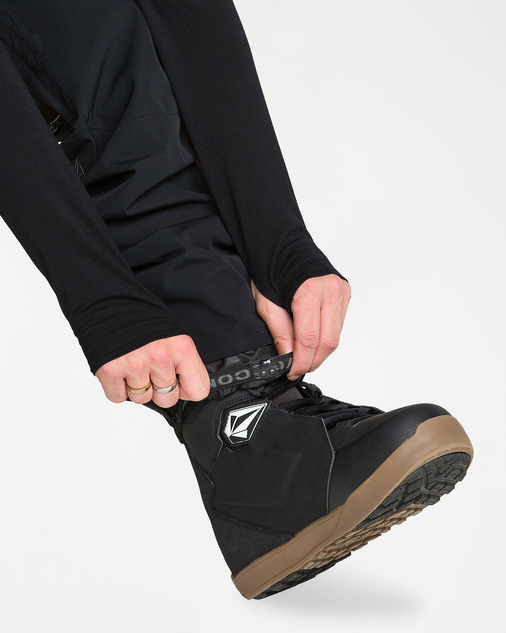 g1352662_volcom_blk_dtl2