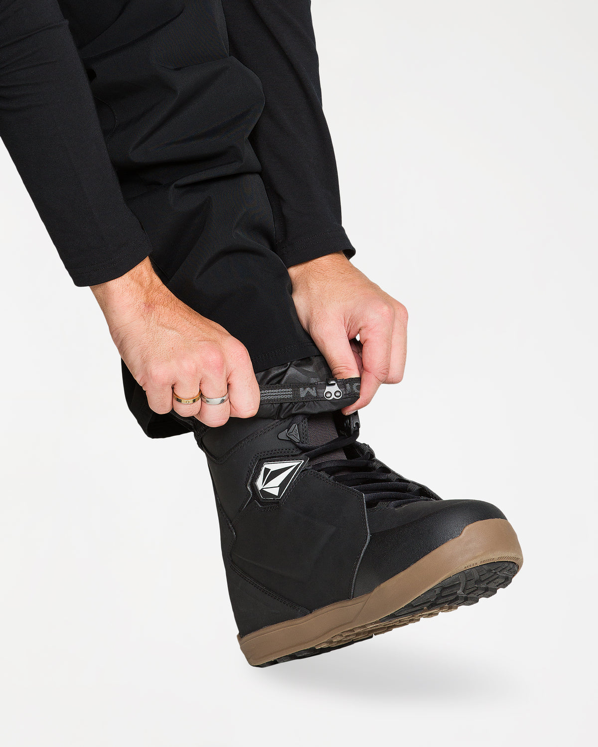 g1352665_volcom_blk_dtl1