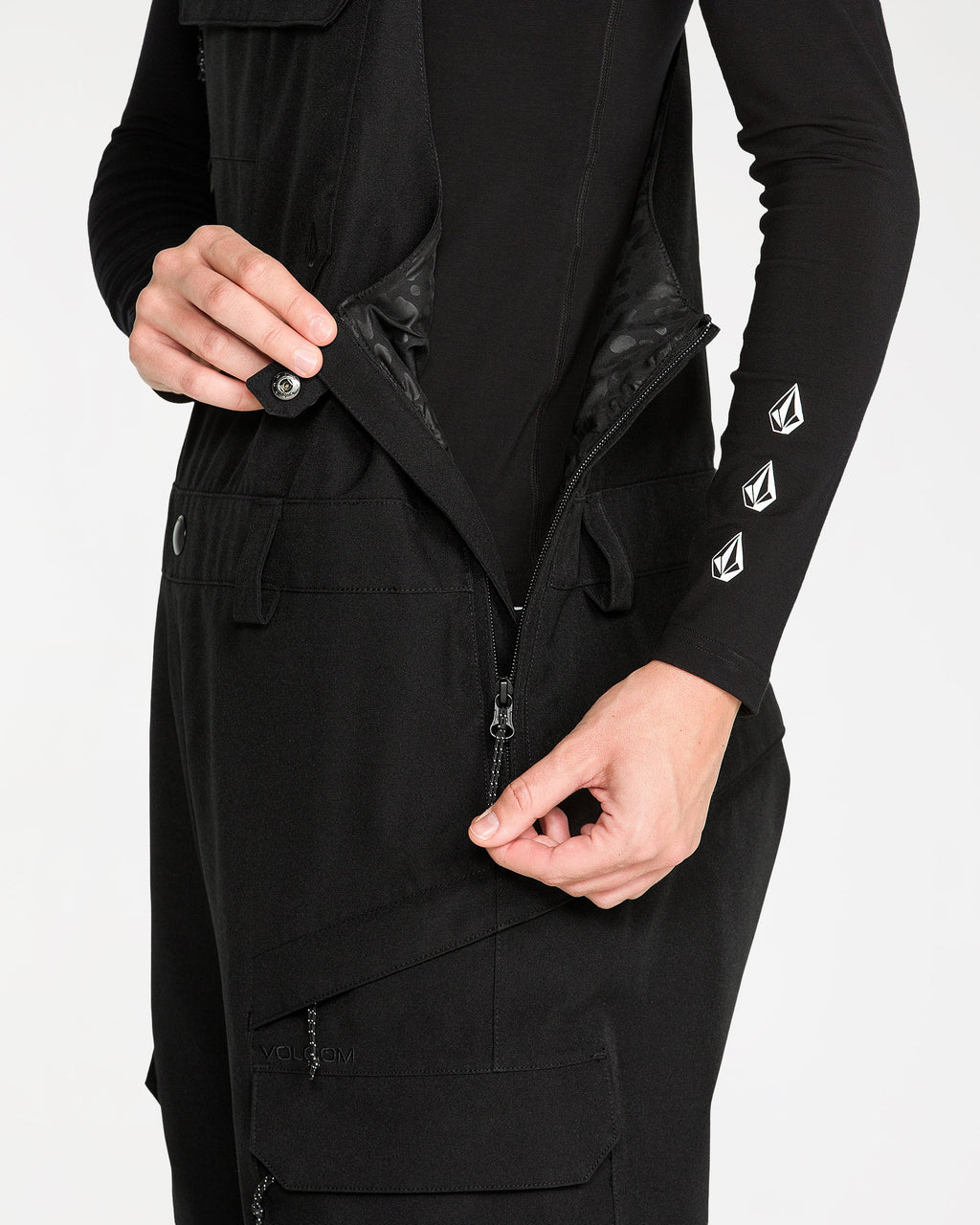h1252651_volcom_blk_dtl2