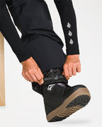 h1352653_volcom_blk_dtl4