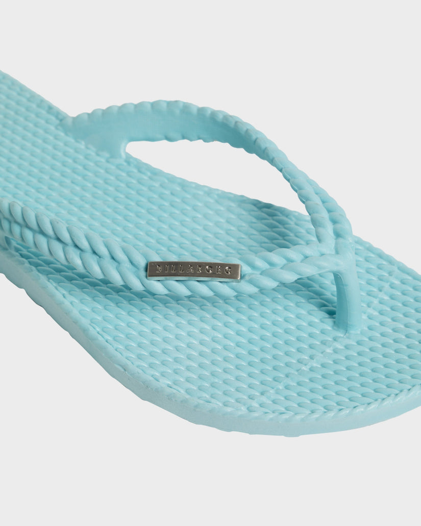 Womens Kick Back Solid Sandals