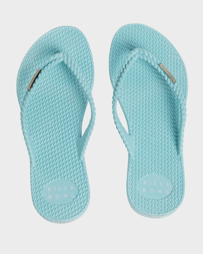 Womens Kick Back Solid Sandals