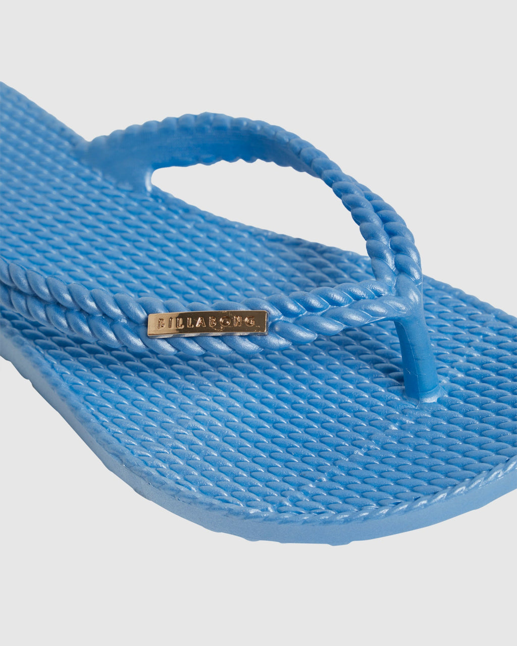 Womens Kick Back Metallic Thongs