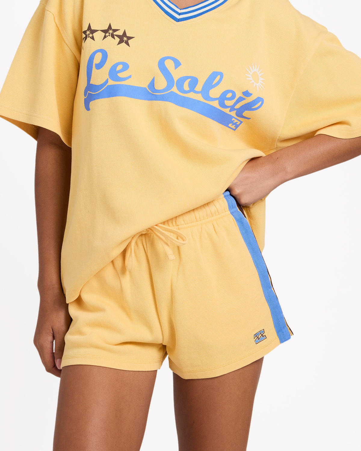 Womens Dream State Elastic Waist Shorts