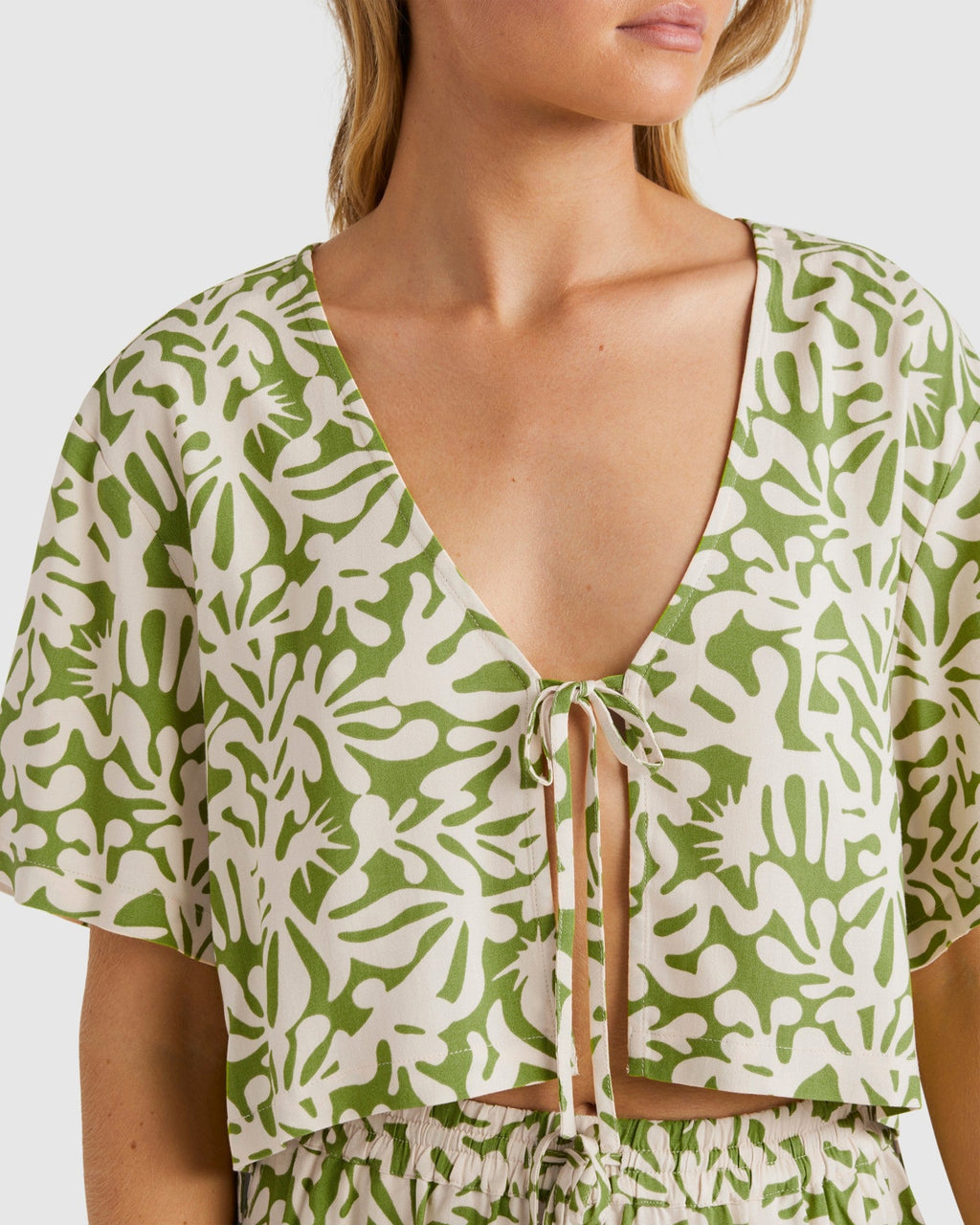 Womens Palm Grove Tie Short Sleeve Shirt